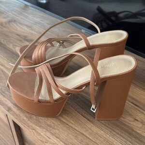 Women's Tan Platform Block Heel Sandals with Strappy Upper